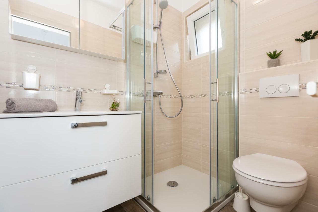 Villa Pergola-Apartment Toni Млини Екстер'єр фото
